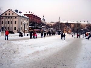 Snowy paths at Medborgarplatsen.